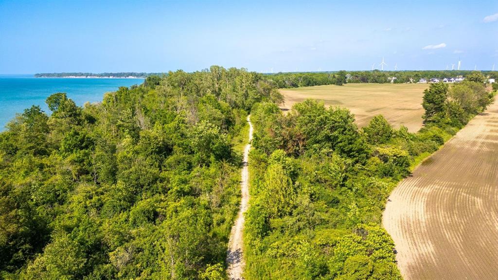 7077 BLUE COAST Heights, Plympton-Wyoming, Ontario, Canada photo 42