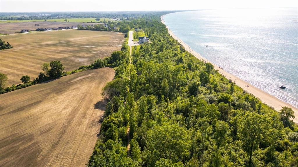 7077 BLUE COAST Heights, Plympton-Wyoming, Ontario, Canada photo 44