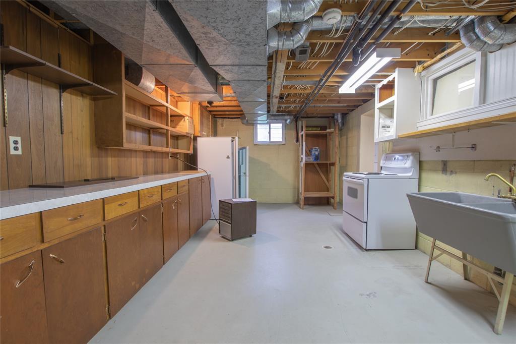 990 ELLWOOD Avenue, Sarnia, Ontario, Canada