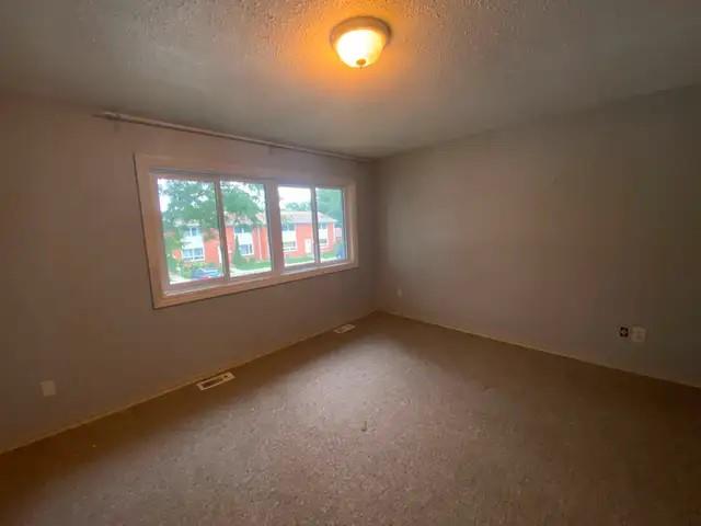 301 EDGEWOOD Street Unit# 11, Sarnia, Ontario, Canada