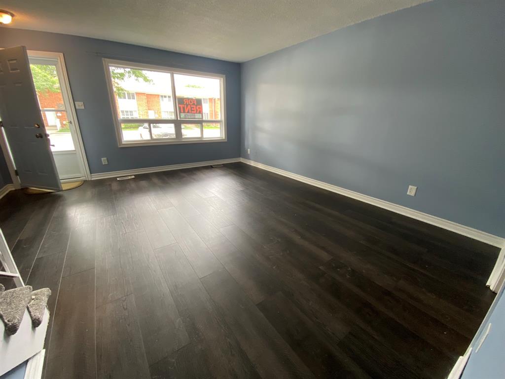 301 EDGEWOOD Street Unit# 11, Sarnia, Ontario, Canada