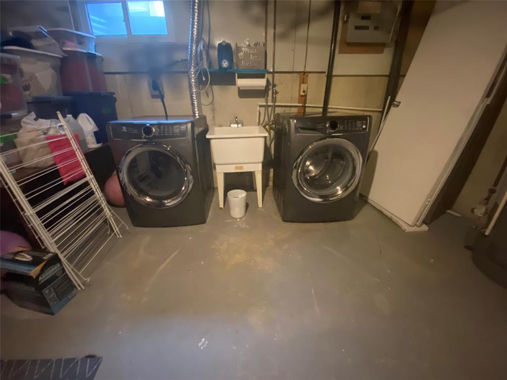 301 EDGEWOOD Street Unit# 11, Sarnia, Ontario, Canada