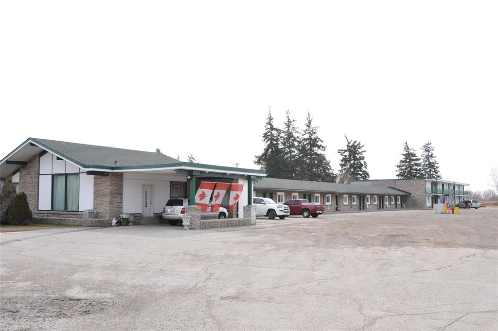 1701 LONDON Line, Sarnia, Ontario, Canada photo 3