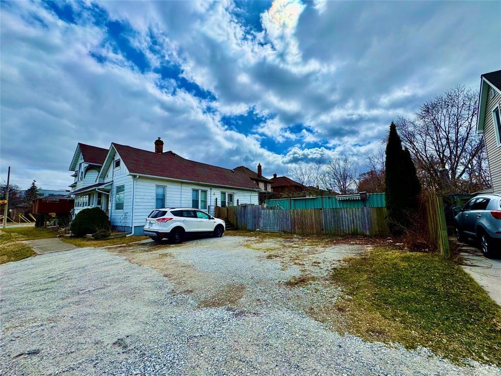 155 BROCK Street South, Sarnia, Ontario, Canada