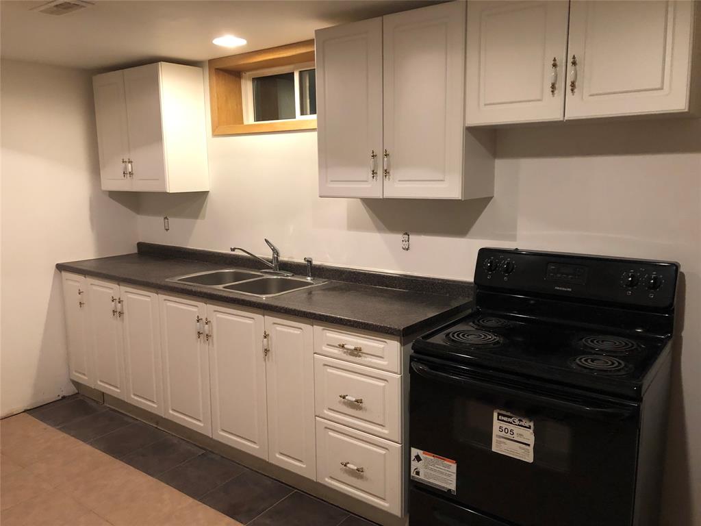 1168 OVERLEA Court Unit# LOWER, Sarnia, Ontario, Canada photo 3