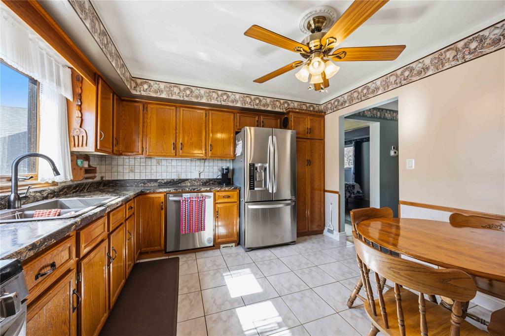 841 PRESTWICK Crescent, Sarnia, Ontario, Canada photo 11