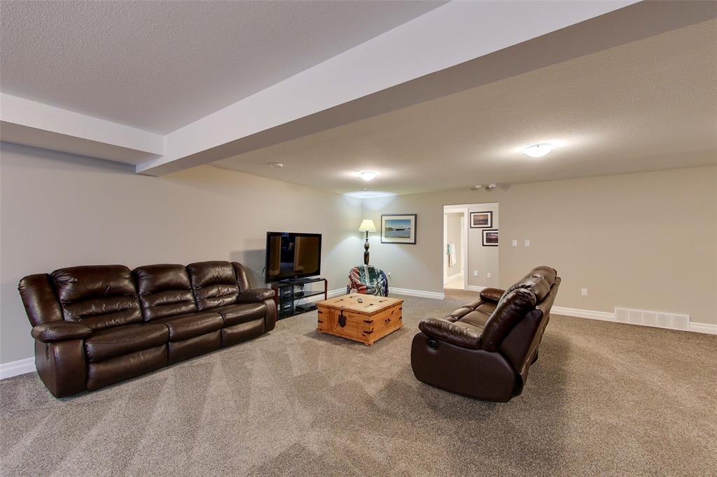 154 SANDPIPER Drive, Sarnia Ontario, Canada