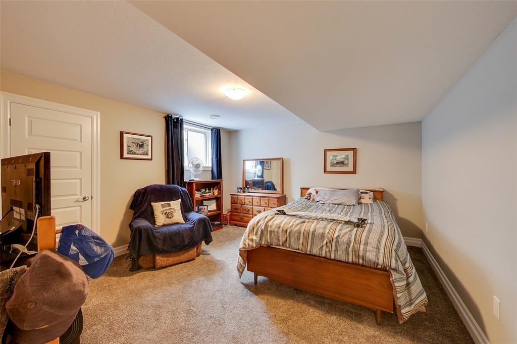 154 SANDPIPER Drive, Sarnia Ontario, Canada