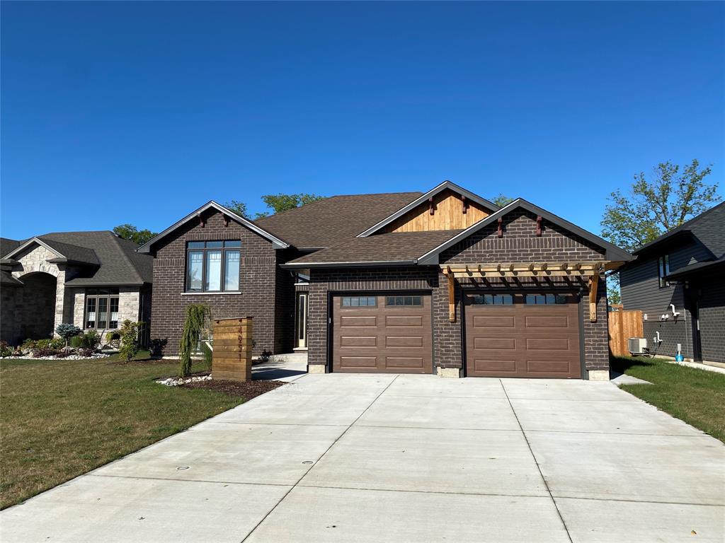 4051 ENGLEHART Drive, Petrolia, Ontario, Canada