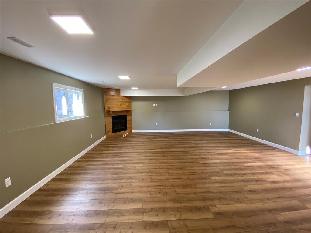 4051 ENGLEHART Drive, Petrolia, Ontario, Canada