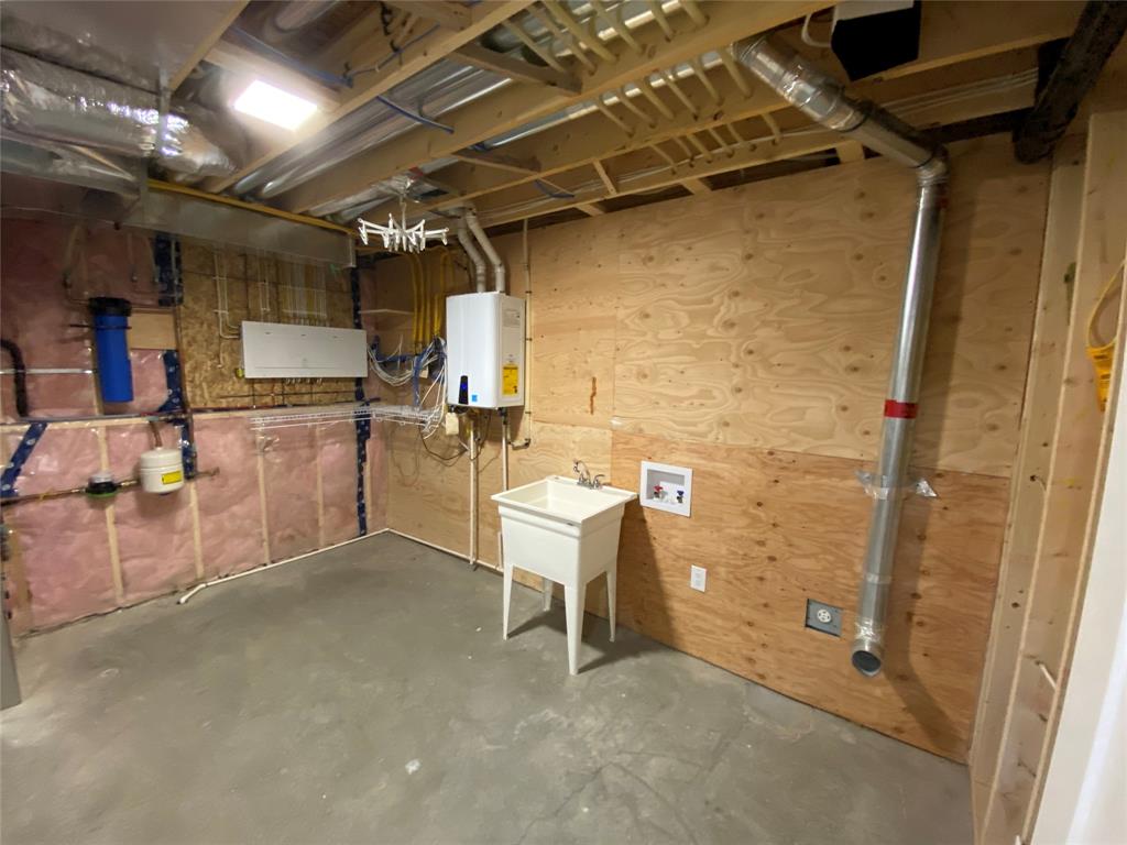 4051 ENGLEHART Drive, Petrolia, Ontario, Canada