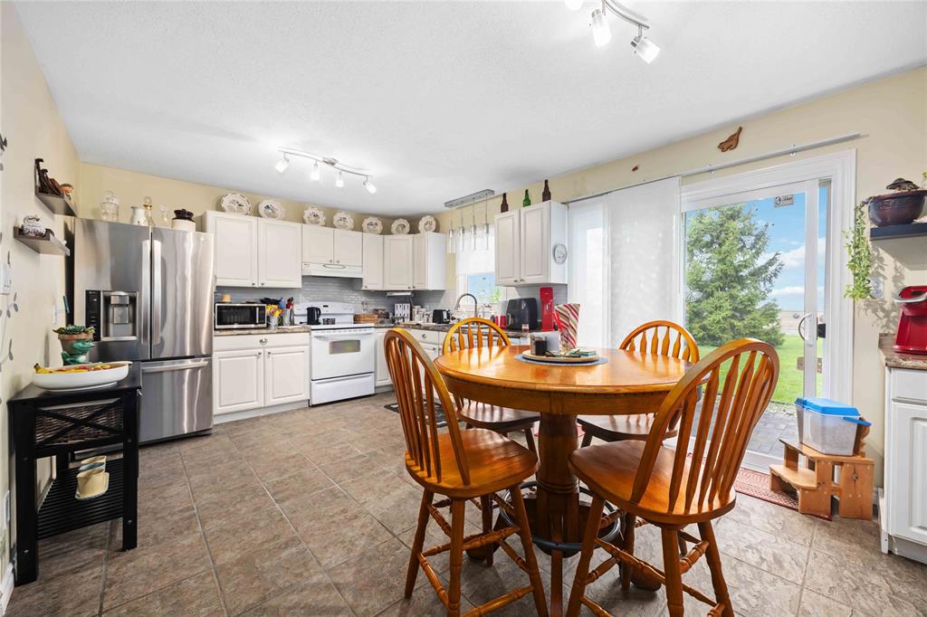 4786 Aniline Street, Oil Springs, Ontario, Canada
