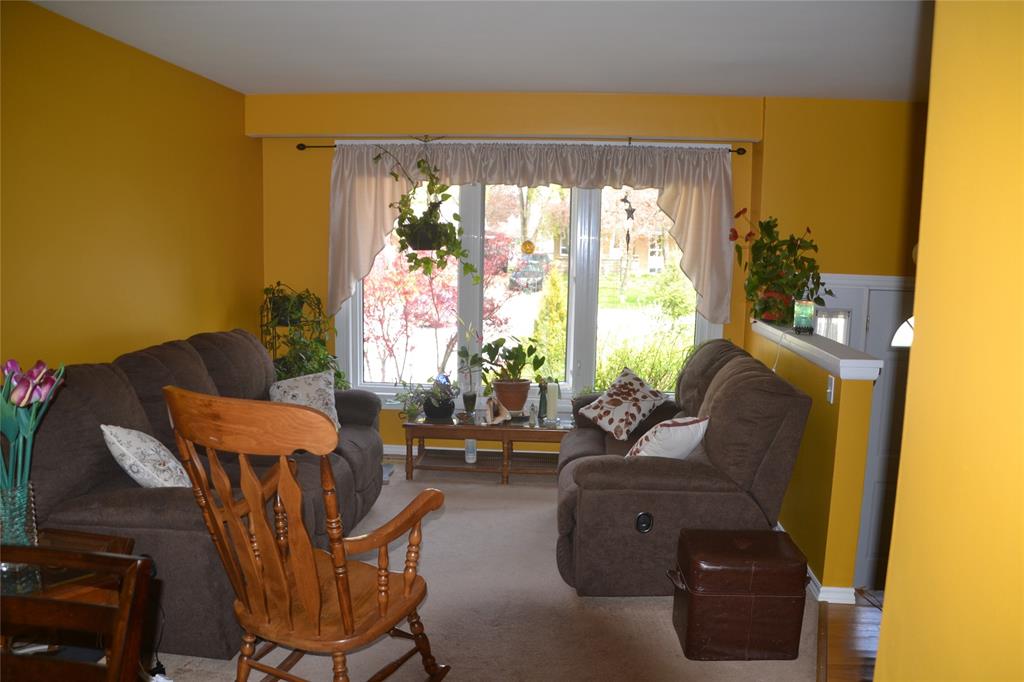 945 HOLLANDS Avenue, Sarnia Ontario, Canada