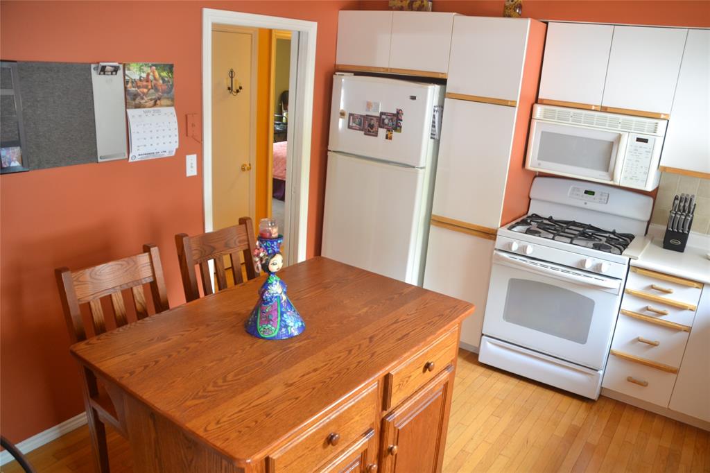 945 HOLLANDS Avenue, Sarnia Ontario, Canada