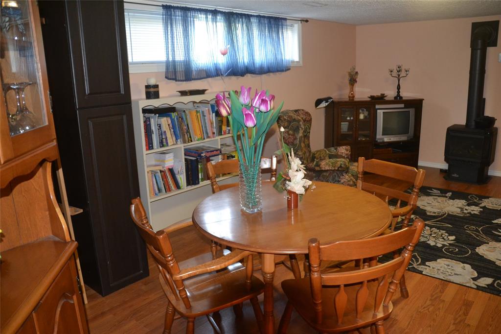 945 HOLLANDS Avenue, Sarnia Ontario, Canada