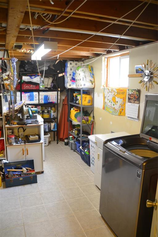 945 HOLLANDS Avenue, Sarnia Ontario, Canada
