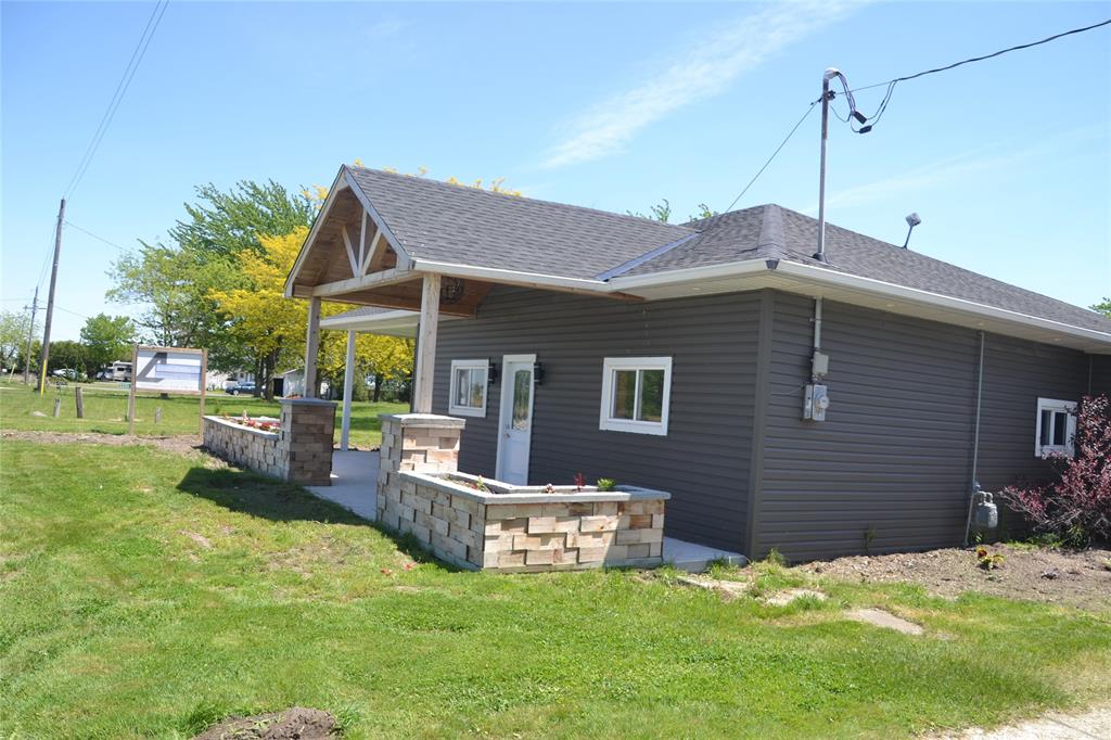 3335 PETROLIA Line, Enniskillen Ontario, Canada