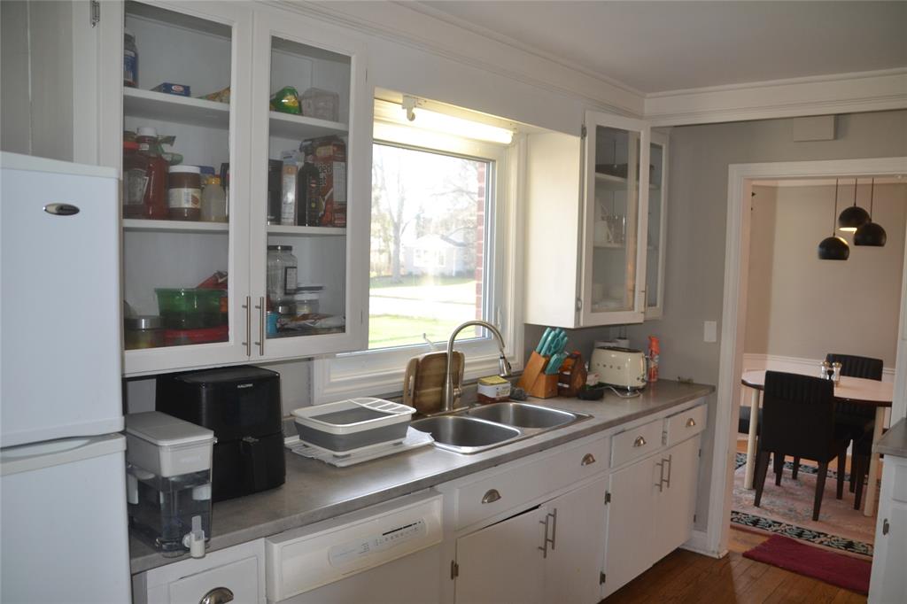 1366 EGMOND Drive, Sarnia, Ontario, Canada