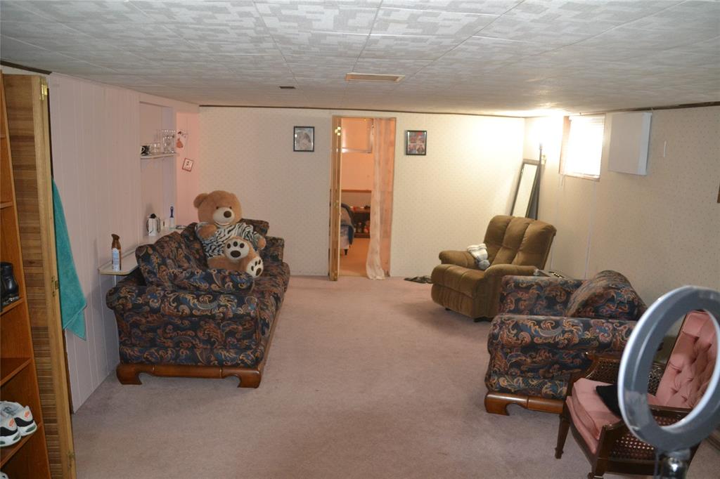 1366 EGMOND Drive, Sarnia, Ontario, Canada