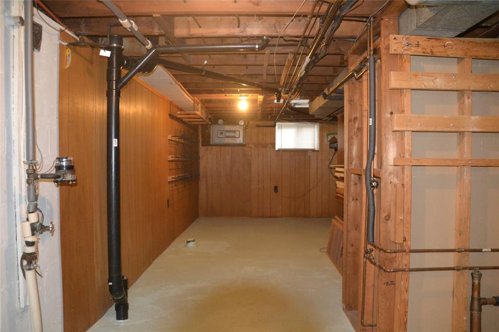 1366 EGMOND Drive, Sarnia, Ontario, Canada