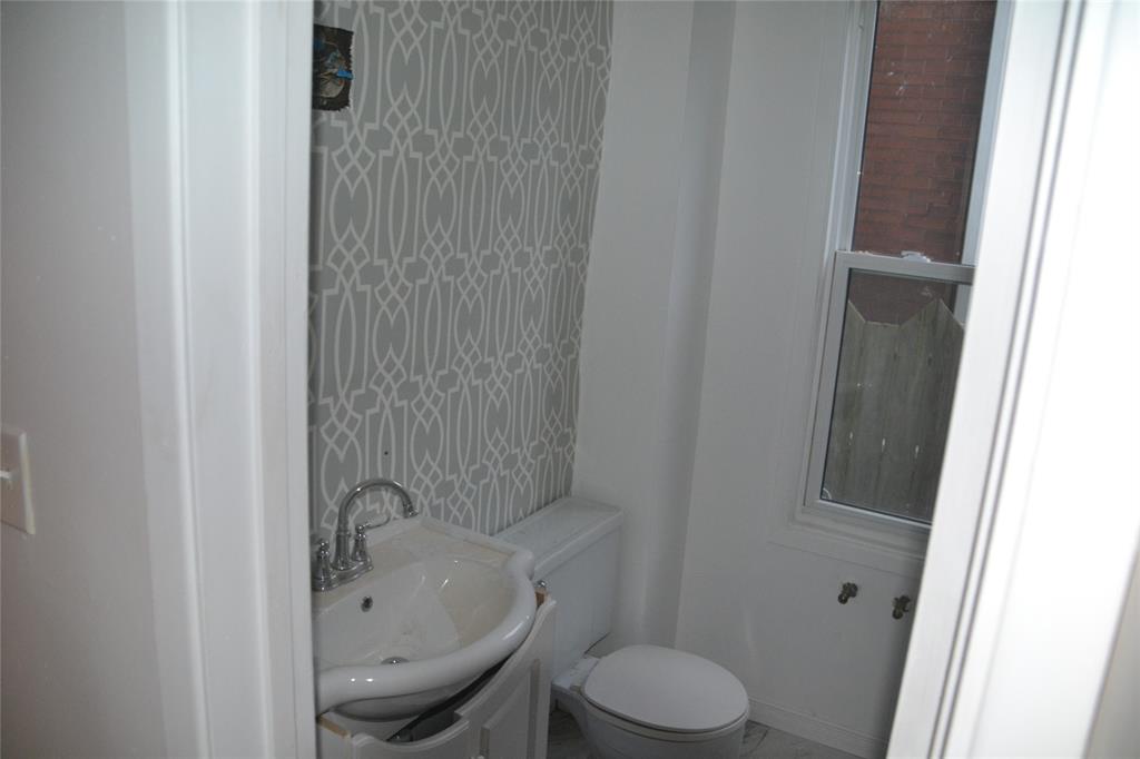 234 LOCHIEL Street, Sarnia, Ontario, Canada