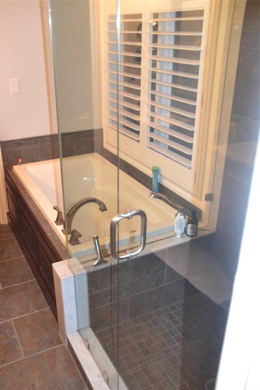 1229 MIKE WEIR Drive Unit# 1, Sarnia, Ontario, Canada