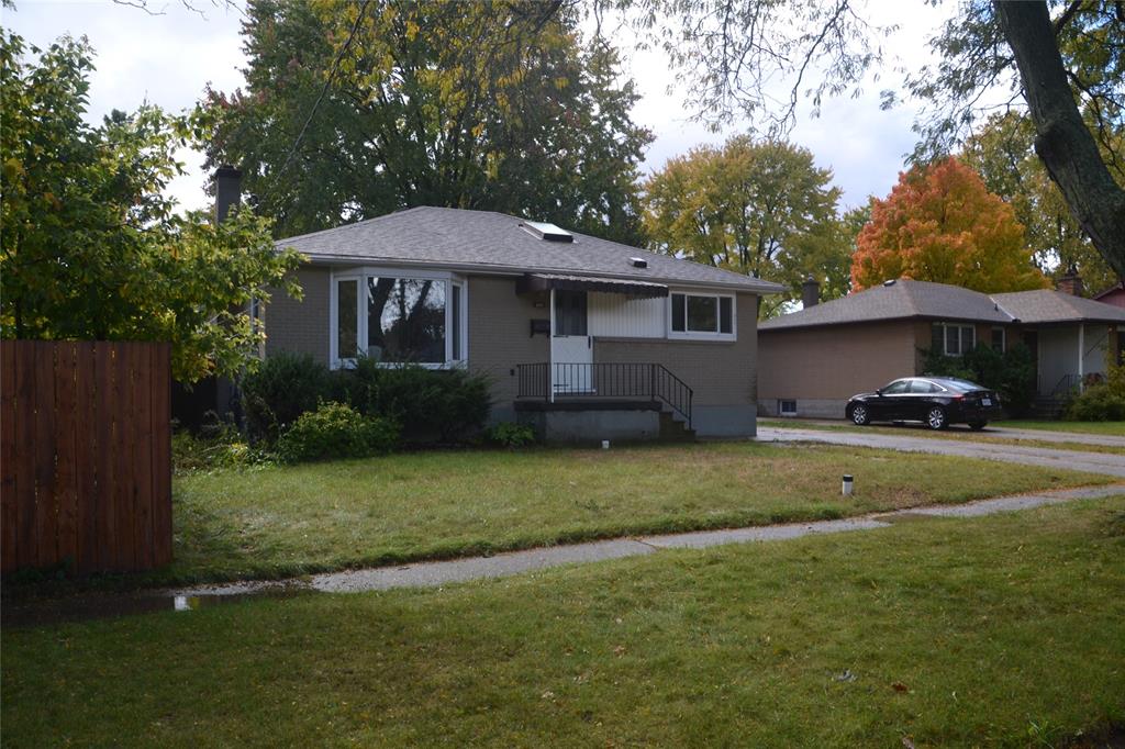 941 Oak Street, Sarnia Ontario, Canada