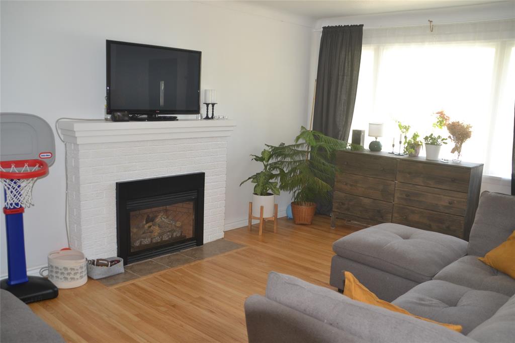 943 KEMSLEY Drive, Sarnia, Ontario, Canada photo 2