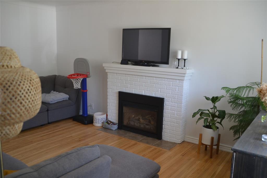 943 KEMSLEY Drive, Sarnia, Ontario, Canada photo 3