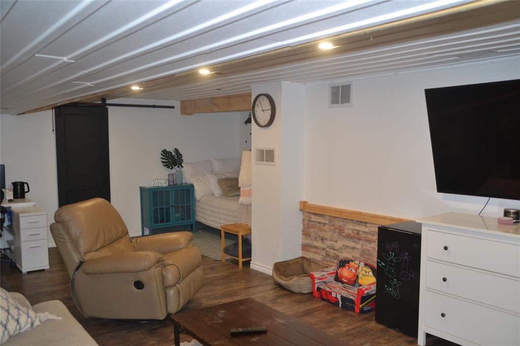 943 KEMSLEY Drive, Sarnia, Ontario, Canada photo 12