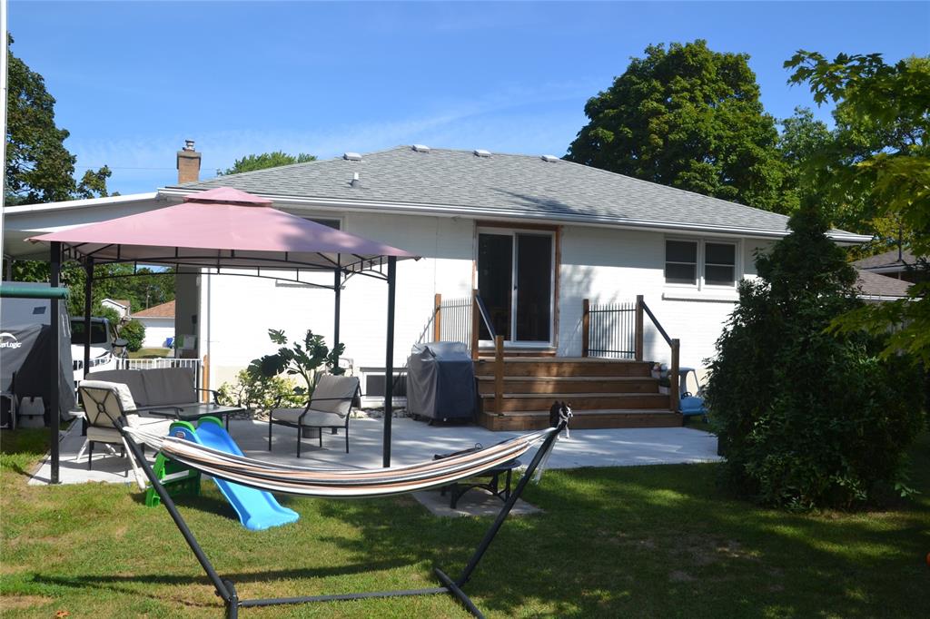 943 KEMSLEY Drive, Sarnia, Ontario, Canada photo 18