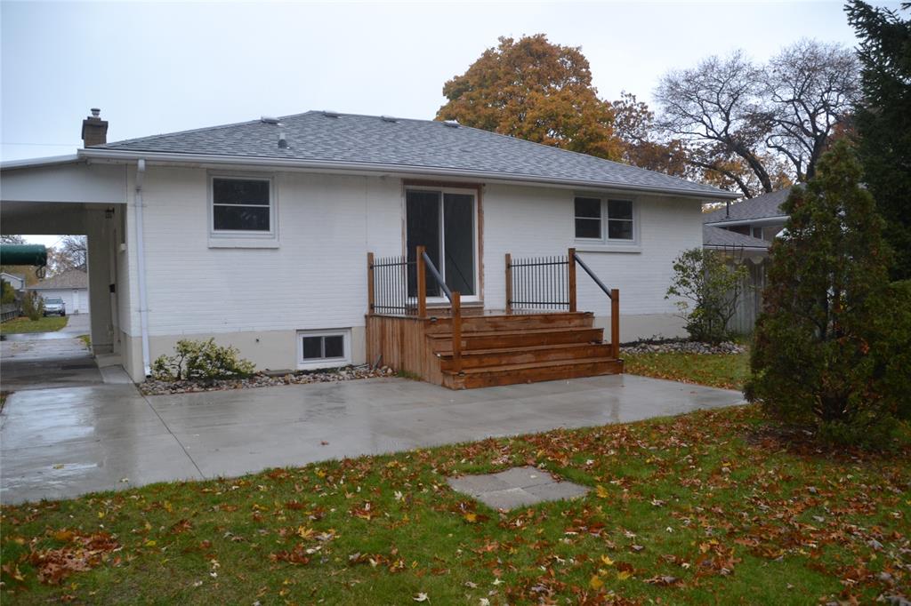 943 KEMSLEY Drive, Sarnia, Ontario, Canada photo 19