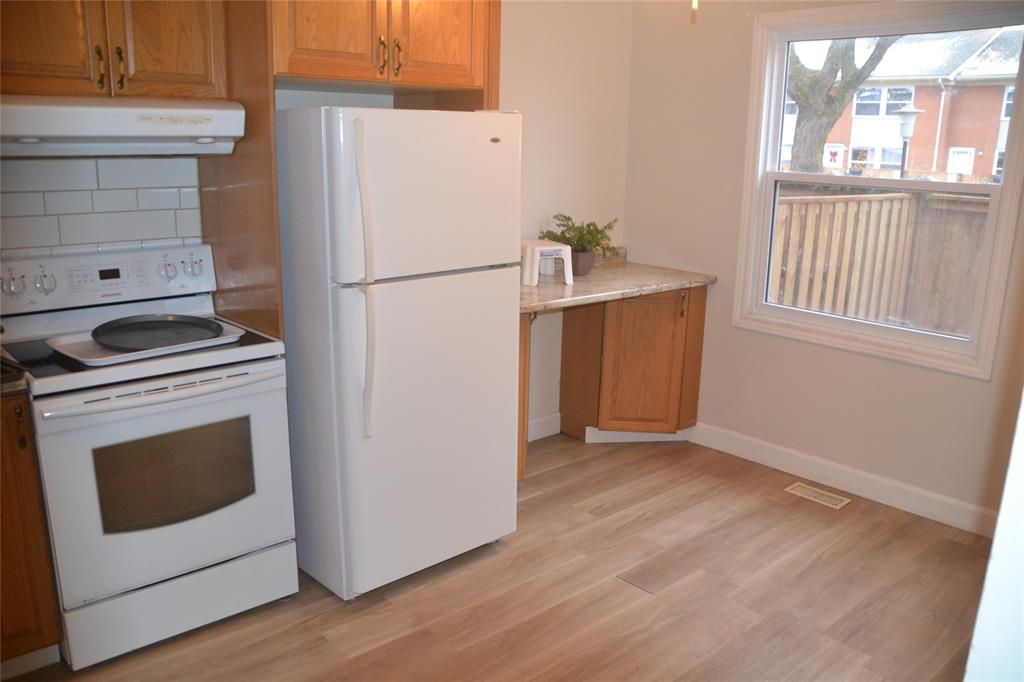 834 EXMOUTH Street Unit# 12, Sarnia, Ontario, Canada photo 4