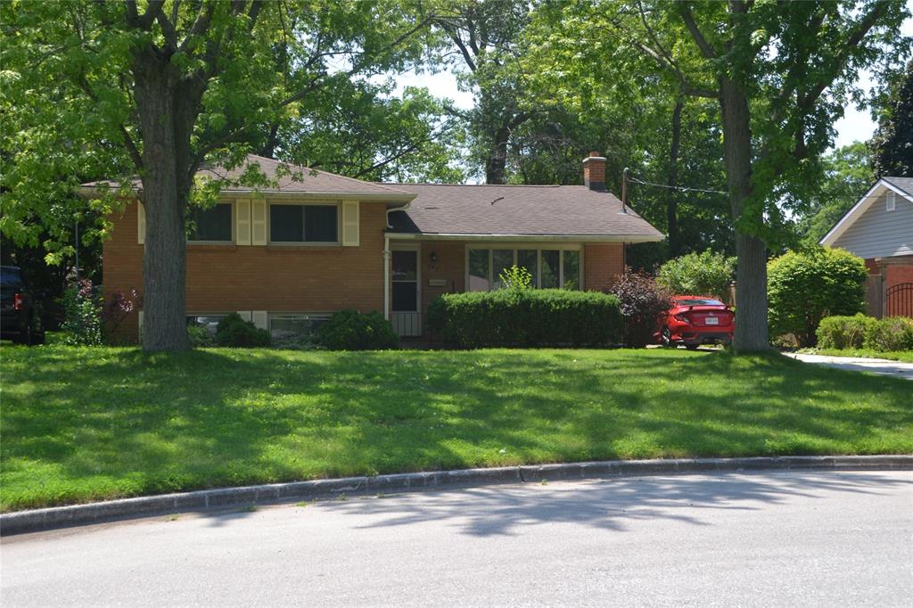 757 RETLAW Drive, Sarnia, Ontario, Canada photo 2
