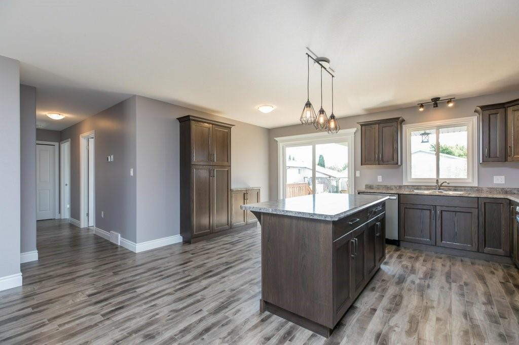 4085 ERNEST Street, Petrolia Ontario, Canada