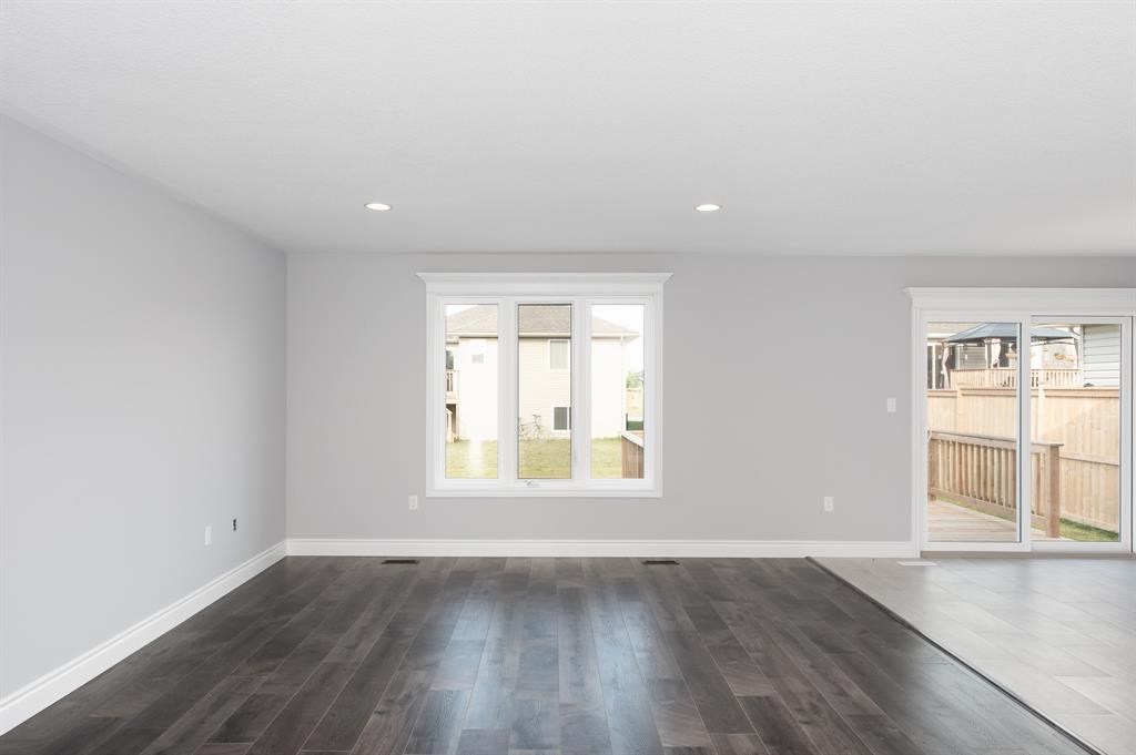 4094 ERNEST Street, Petrolia Ontario, Canada
