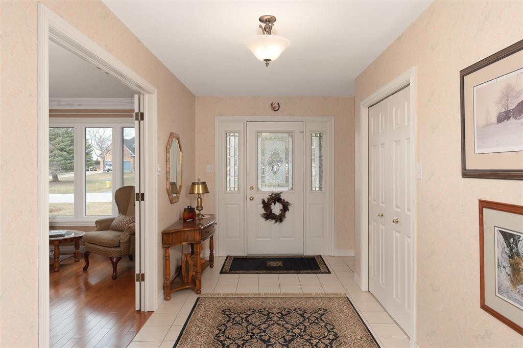 2175 YEATES Court, Sarnia Ontario, Canada