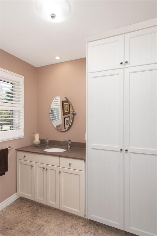 2175 YEATES Court, Sarnia Ontario, Canada