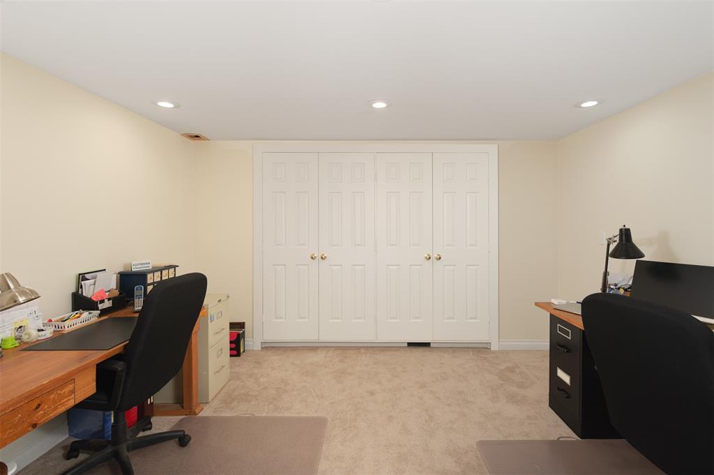 2175 YEATES Court, Sarnia Ontario, Canada