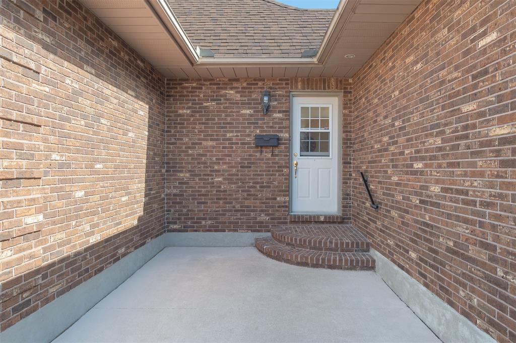 2175 YEATES Court, Sarnia Ontario, Canada