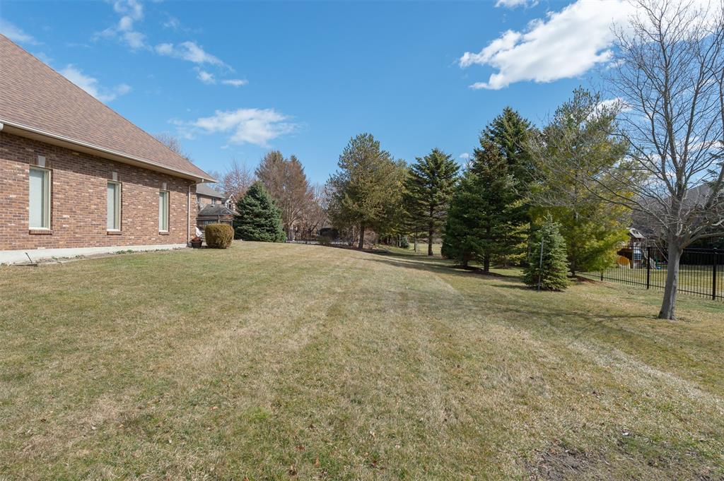 2175 YEATES Court, Sarnia Ontario, Canada