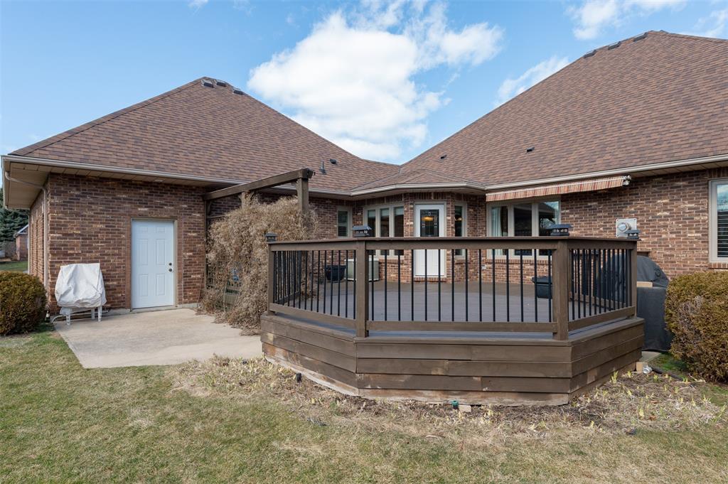 2175 YEATES Court, Sarnia Ontario, Canada