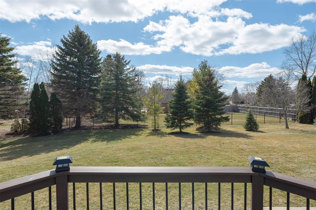 2175 YEATES Court, Sarnia Ontario, Canada