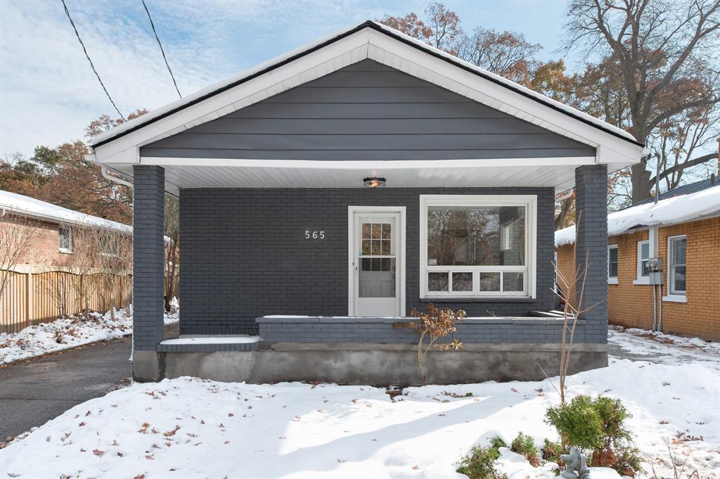 565 ERROL Road West, Sarnia Ontario, Canada