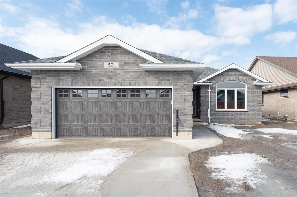620 GIANLUCA Avenue, Sarnia Ontario, Canada