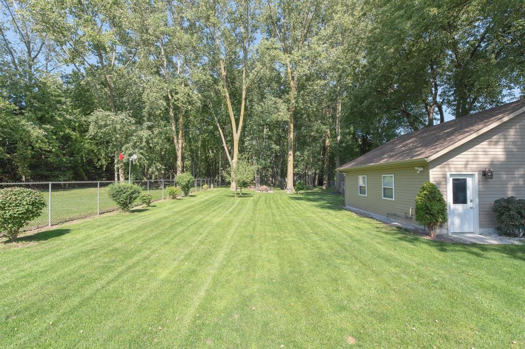 2056 BLACKWELL Road, Sarnia Ontario, Canada