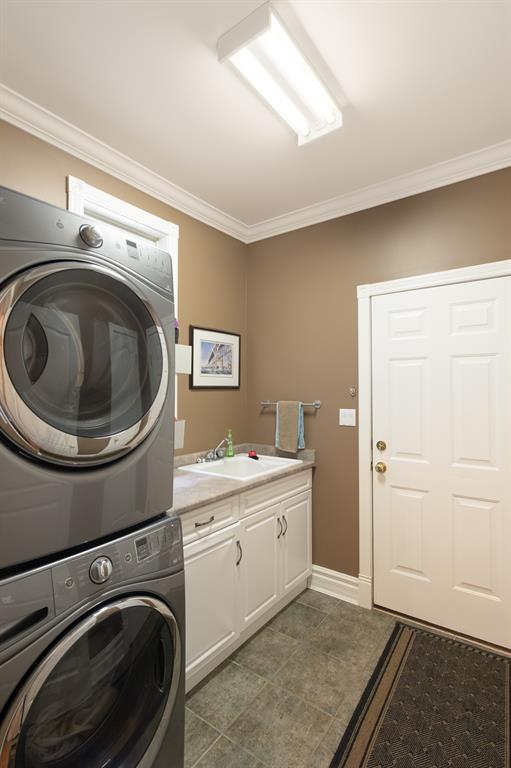 2056 BLACKWELL Road, Sarnia Ontario, Canada