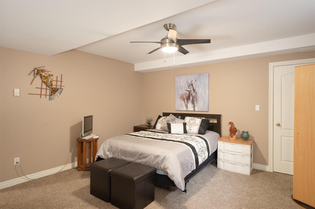 2056 BLACKWELL Road, Sarnia Ontario, Canada