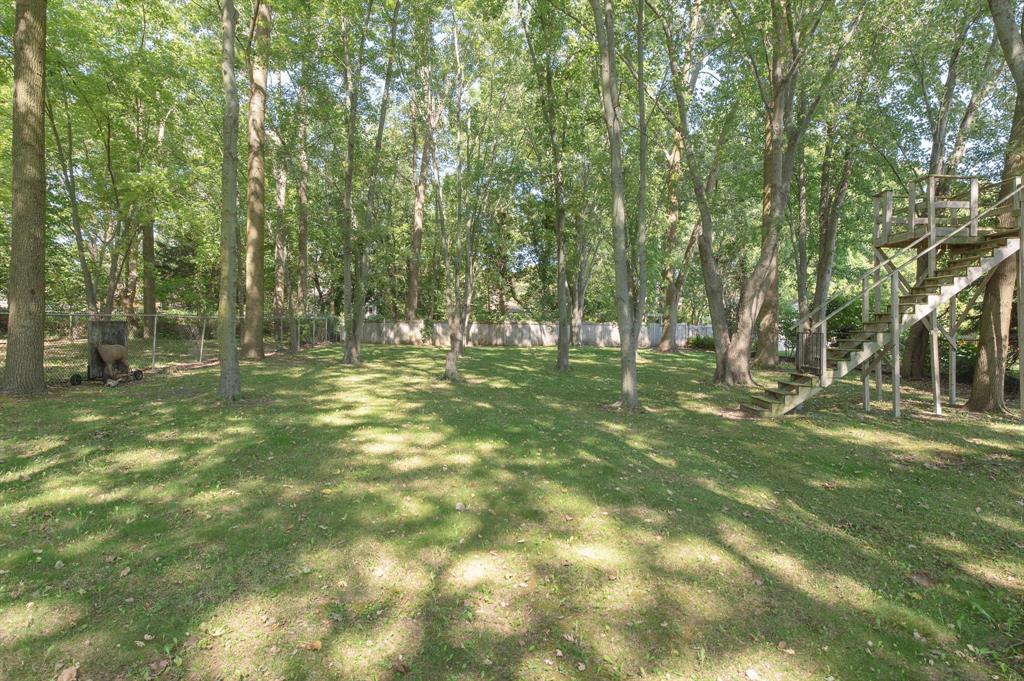 2056 BLACKWELL Road, Sarnia Ontario, Canada