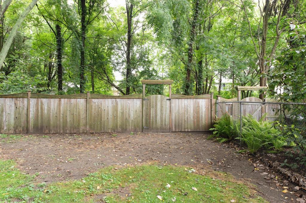 2056 BLACKWELL Road, Sarnia Ontario, Canada